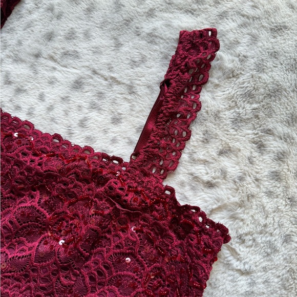 Red sequin lace y2k Le Chateau top - Picture 3 of 7